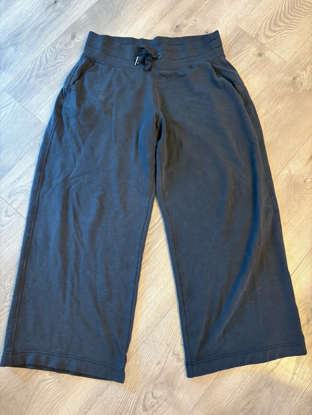 Athleta Black Wide-Leg Pull-On Sweatpants in large petite